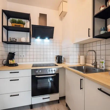 Moderne Eg-wohnung In Sudenburg Mit Parkplatz, Top Anbindung * Maagdenburg