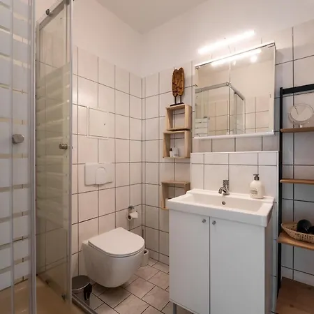 Moderne Eg-wohnung In Sudenburg Mit Parkplatz, Top Anbindung Appartement