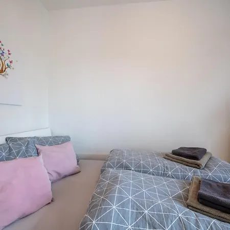 Moderne Eg-wohnung In Sudenburg Mit Parkplatz, Top Anbindung *