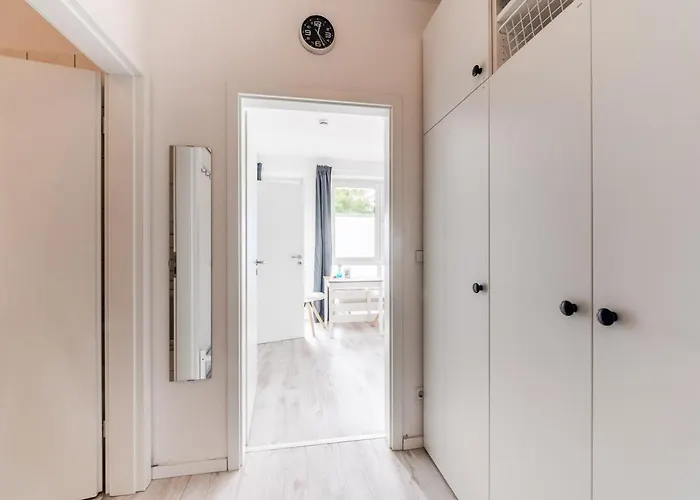 Moderne Eg-wohnung In Sudenburg Mit Parkplatz, Top Anbindung شقة ماغديبورغ